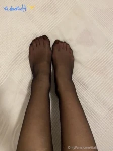 Italianfeetluv - how are you doing loves