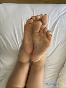 Italianfeetluv - I wanna crush you part 2