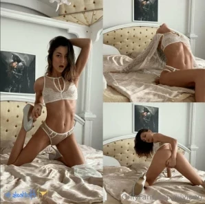 Lilylong - https onlyfans com jessicareed1 c176FREE nudes on her wall