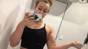 Beth-flex - CLICK ON if you like MUSCLES