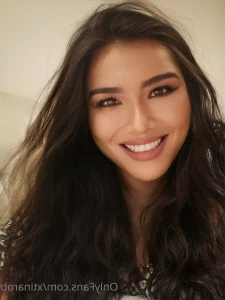 Xtinarob - Poor quality pic but do you wanna cuddle in bed with me