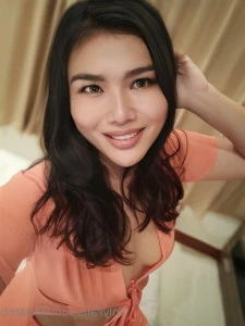 Xtinarob - Still tucked up in bed Good morning