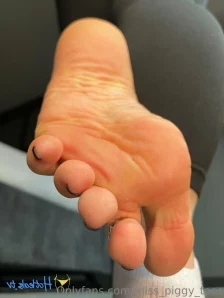 Miss.piggytoes - Piggies Ticklish Toesies Are you ready for my FIRST part 2