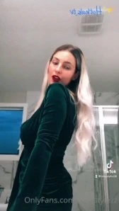 Roxystylez - Bored and horny