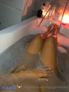 Margaritatulip - It seems to me that between my boobs there is not part 14