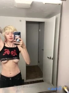 Erasedweeaboo - Would you worship every inch of me