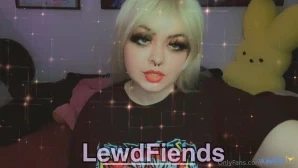 Lewdfiends - hi my name is frankie im very talented