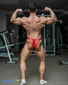 Muscleworship1 - Gym time