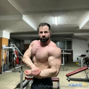 Muscleworship1 - sexy enough