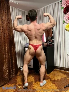 Muscleworship1 - It s not the best light but I m still big