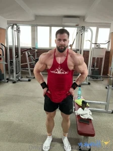 Muscleworship1 - It s not the best light but I m still big