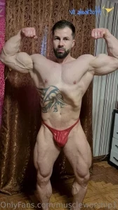 Muscleworship1 - Gym time part 2