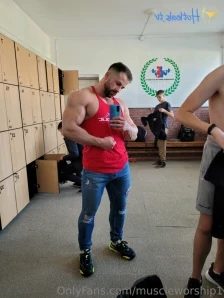 Muscleworship1 - Gym time part 2