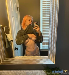 Jennalynnmeowri - Feeling horny today Kinda want to make a breast play