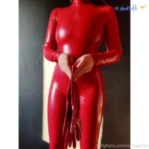 Erinaafree - Wearing my latex skirt in Bruges part 2