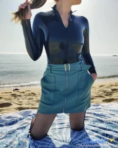 Erinaafree - Wearing my latex skirt in Bruges part 2