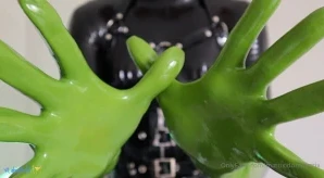 Matrix.dominatrix - Do you like sensual strap on play or do you crave