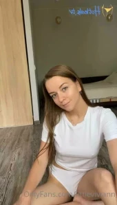 Littleviviann - My pussy is particularly demanding today She can t get part 3
