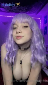 Uwucaptain666 - I love red LED light