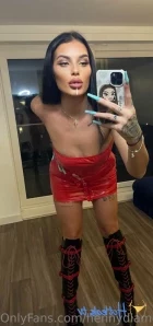 Hennydiamonds - Do my stockings make you want to fall at my feet and