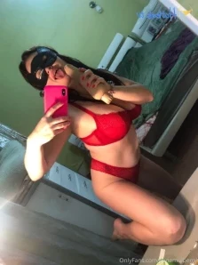 Yanamulberry - Look at my hot body I m only wearing a thong and a thin