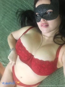 Yanamulberry - I put my hand under my robe to touch my aroused nipples