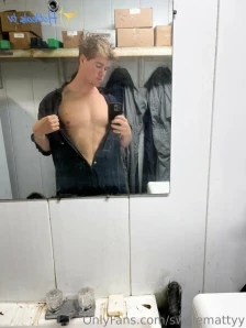 Swolemattyy - Still growing these pecs on vacation