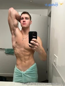 Swolemattyy - Flexing on at the gym been killing these workouts lately