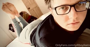 Softboyfeetx - Show of hands - who wishes they were an inch tall part 1