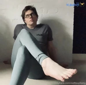 Softboyfeetx - Teal toes and foot jewellery