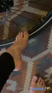 Softboyfeetx - My feet are rough after a long hiking trek so suck on
