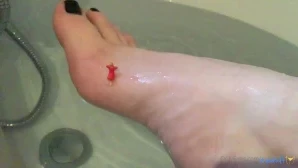 Softboyfeetx - Suck on my heel foot loser