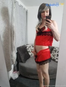 Tslunabella - I honestly dont know how i hide it either but i know you