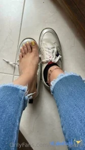 Anaislopezff - Mis pies estan muy inquietos quieres disfrutalos