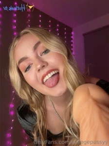 Collegepussyy - liv is the bestttt at making u cum in seconds ask for