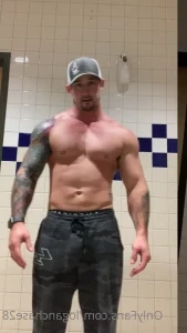 Loganchase28 - Shower time after the gym