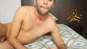 Cutelatinboy97 - Using my favorite prostate toy to fuck my ass really