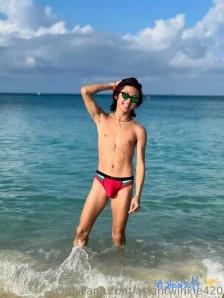 Asiantwinkie420 - Locked and these muscles are loaded