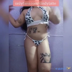 Cindylatte - Look at my face and my ass I masturbate my ass and fart a