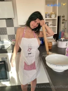 Madygiofficial - I need to sleep Ho bisogno di dormire