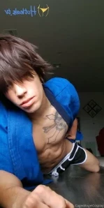 Cagedangelcosplay - Here s a small clip of your next meal Open wide part 3