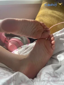 Goddessfefe - Lace footsies