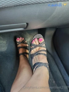 Sweetfeet2187 - After today s workout I need a foot AND leg rub any