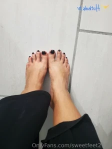 Sweetfeet2187 - Such a nice day for a little pampering