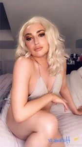 Katiakgoddess - I woke up like this HORNY NEED SOMEONE to help me out