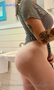 Bubblegum_gothicc - Cum distract me while I try and study