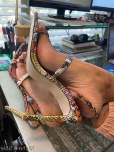 Nichole.sole - Love my Jelly sandals