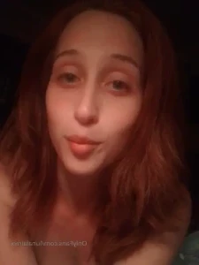 Lunalainxx - Who s joining in on my hike