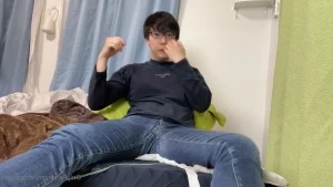 Shoppyjpn - 135 ソファの上で悶絶オナニー こんばんは 