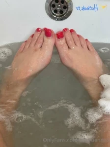 Sexysienna3 - In the bath who wants to play